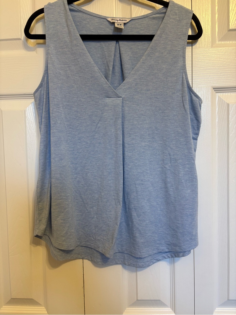 Tommy Bahama V-Neck Sleeveless Top Medium - Light Blue
